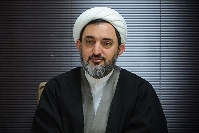 راهکار قرآن در تعامل با اهل کتاب/ شیفته مظاهر غربی نشویم