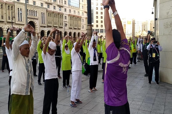 ورزش&zwnj;&zwnj;کردن زائران اندونزیایی در حج + عکس