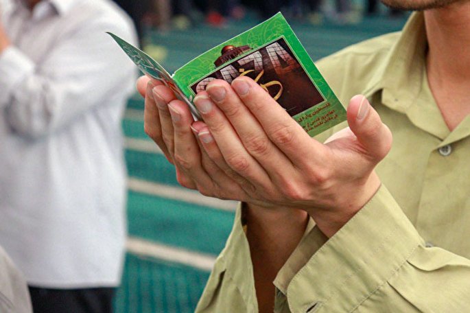 اقامه نماز عید قربان در مصلی خاتم‌الانبیاء زنجان