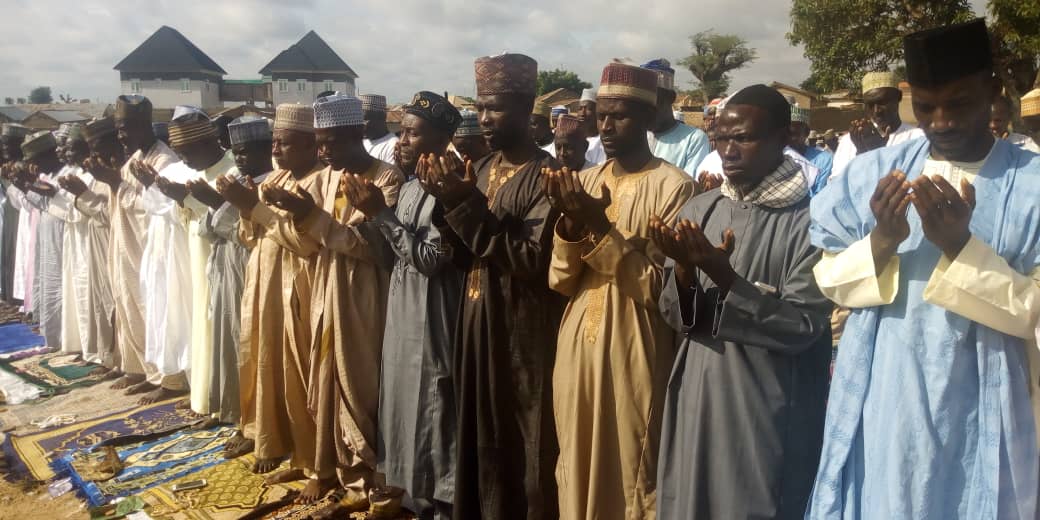 تصاویری از نماز عید قربان در زادگاه شیخ زکزاکی