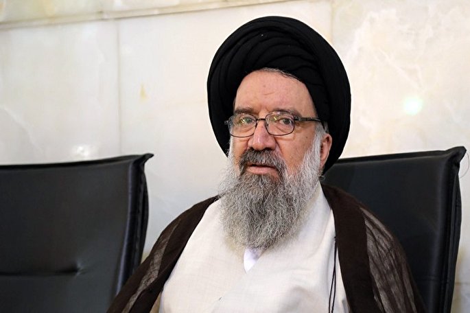 حوزه علمیه زیرساخت بنیادین جامعه دینی است