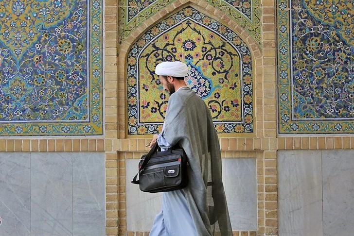 رقابت بر سر القاب حوزوی/ آفتی که اخلاق را از ساحت علم می&zwnj;زداید