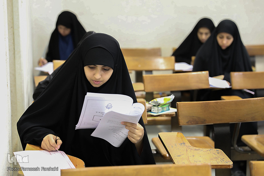 یکشنبه***27 مرداد*** بانوان طلبه و معضلات فراروی درس و زندگی