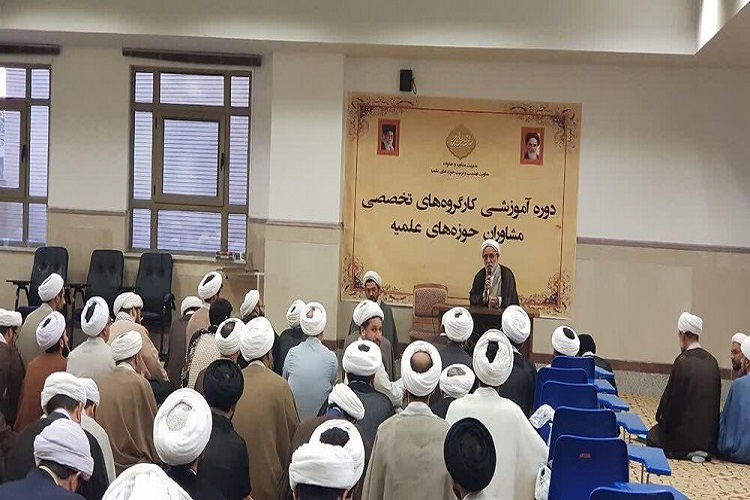 رشد تقوا و معنویت در حوزه‌های علمیه عامل اصلی تحول است
