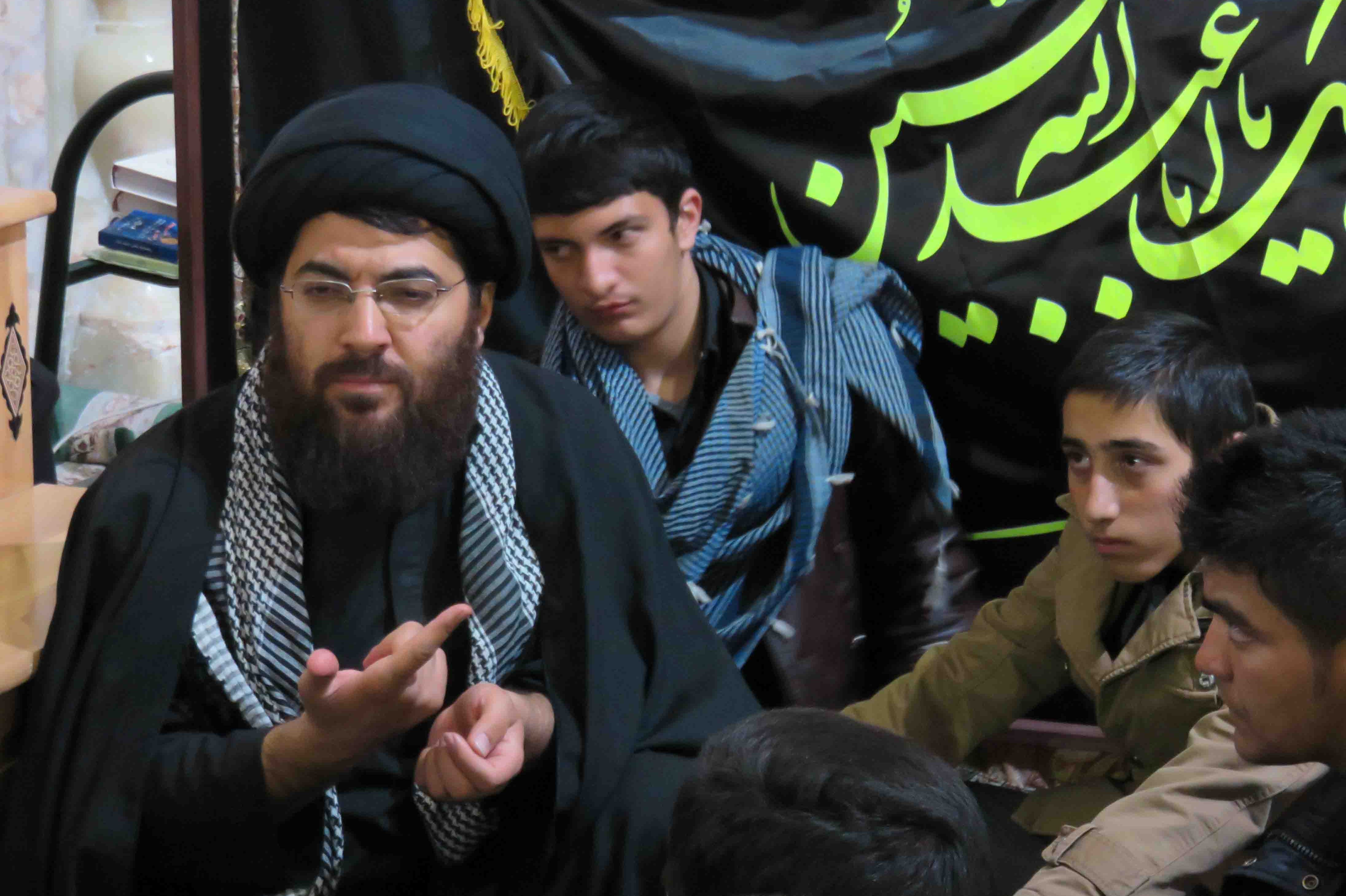 اوج همدلی و کار گروهی در هیئتی که قلب مسجد شده است