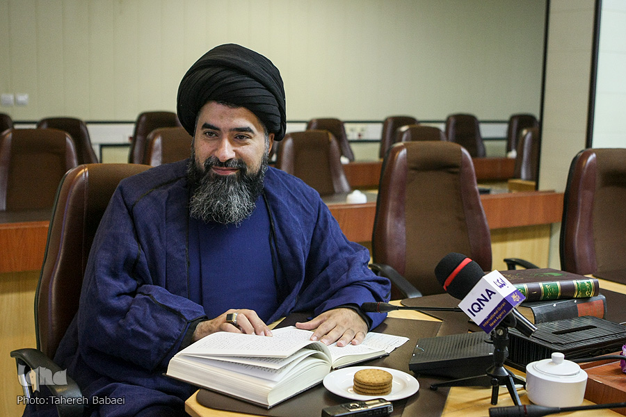 مشهدی: صوفیه و صفویه بنیانگذار بسیاری از آئینهای محرم بودند/ خادمیان: پایهگذار عزاداری شیعه اهل بیت(ع) هستند مشهدی: صوفیه و صفویه بنیانگذار بسیاری از آئینهای محرم بودند/ خادمیان: پایهگذار عزاداری شیعه اهل بیت(ع) هستند