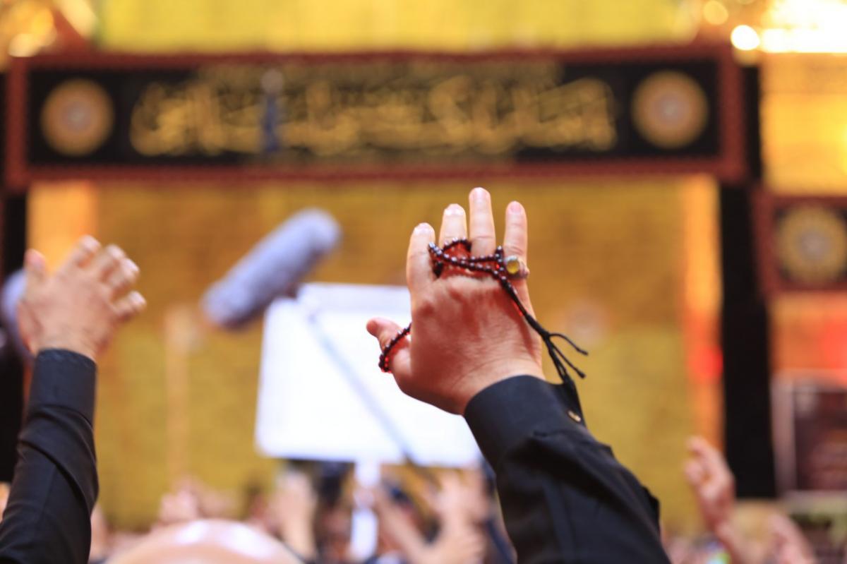 تصاویری از عزاداری شب تاسوعای حسینی در کربلا