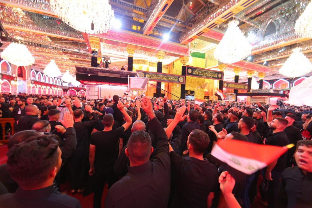تصاویری از عزاداری شب تاسوعای حسینی در کربلا