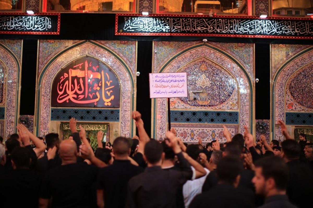 تصاویری از عزاداری شب تاسوعای حسینی در کربلا