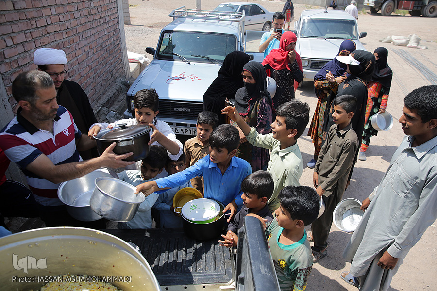 لطف غذای نذری به &laquo;هم&zwnj;نمک&raquo; شدن با فقراست