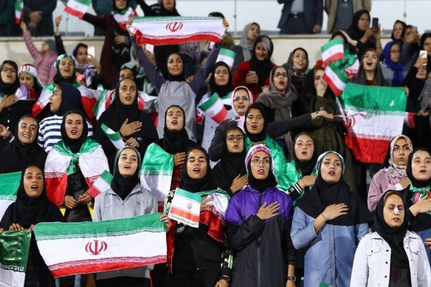 وقتی حاشیه‌ها خود را به متن می‌رسانند