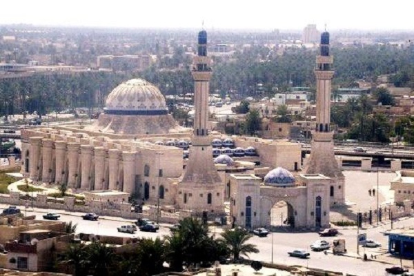 آماده // جنجال حضور بانوی مدلینگ در مسجد اهل سنت عراق 