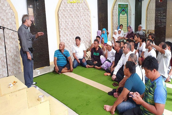 برگزاری جشن غدیر در فیلیپین پس از بهبود شرایط جوی برگزاری جشن غدیر در فیلیپین پس از بهبود شرایط جوی