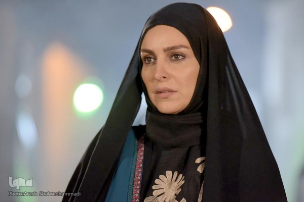 یکشنبه***عاشورا همه ابعاد زندگی را در بر می&zwnj;گیرد / سطحی&zwnj;نگری را از کارهای دینی دور کنیم