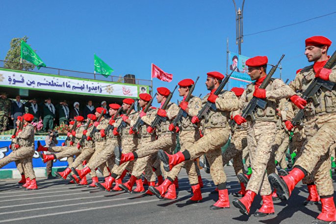 رژه نیروهای مسلح در زنجان