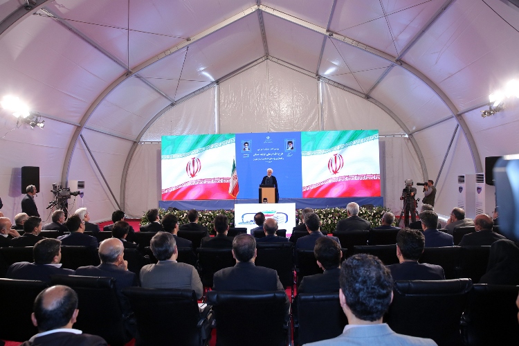 برای خدمت به مردم ساعت نمی‌شناسیم/ رونق مسکن مهم‌ترین بخش رونق تولید و اشتغال‌زایی است