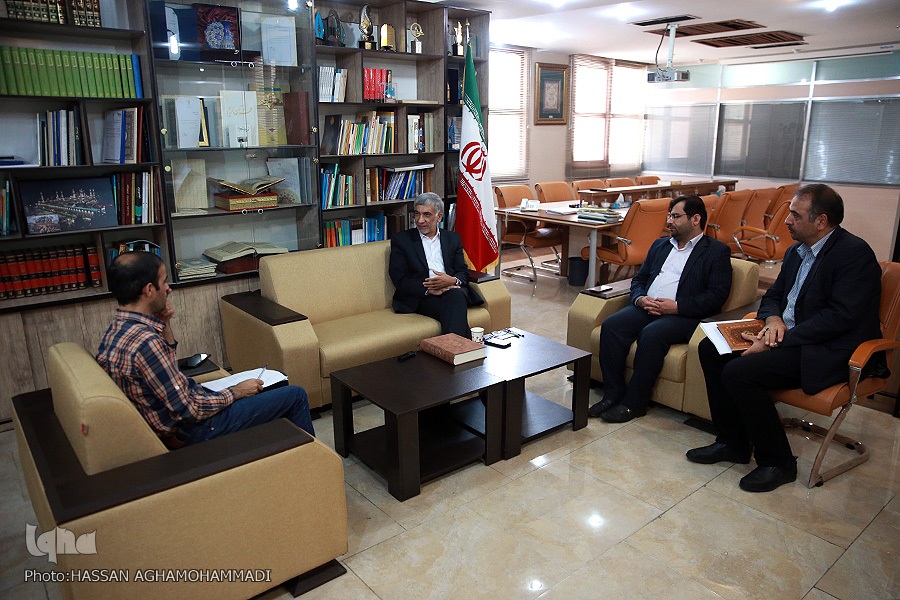 احتمال دوسالانه شدن همایش خادمان قرآن/ دو رویکرد در انتقال نمایشگاه از تهران به تبریز/ پاسخ به یک مطالبه