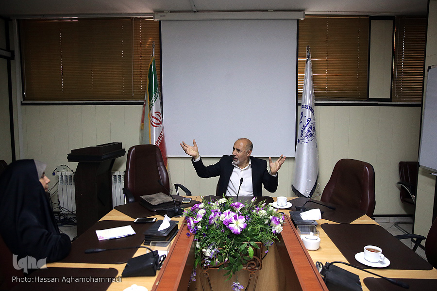 خائنیم اگر دفاع مقدس را مصادره سیاسی کنیم/ ضعف در نظریه&zwnj;پردازی&zwnj;های آکادمیک