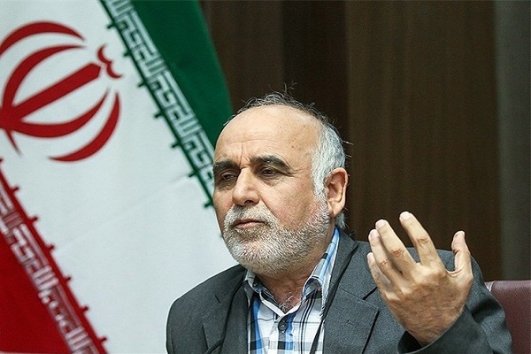 سرانه مطالعه؛ از گلایه تا عمل/ شرایط برای نازل&zwnj;تر شدن ذائقه مخاطب فراهم است