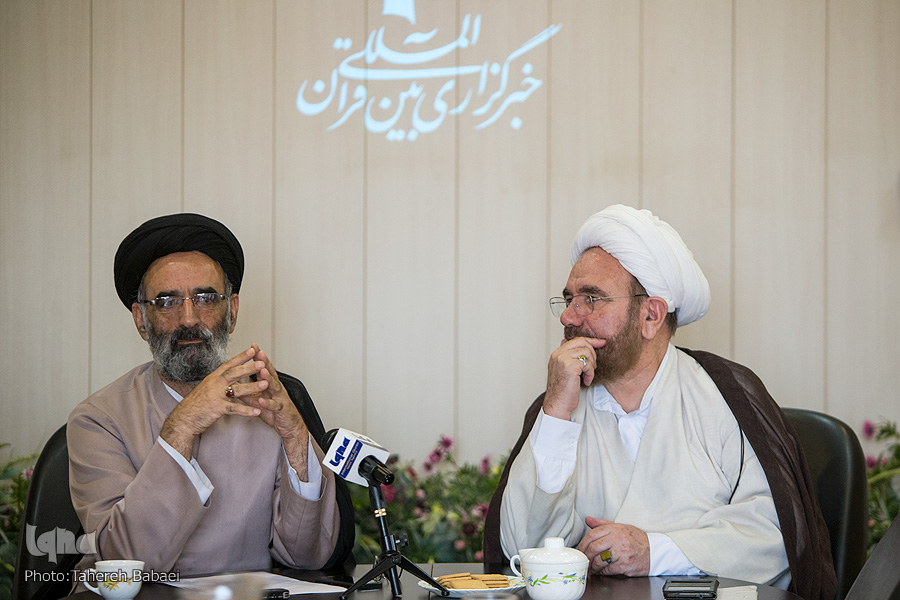 قرآن بخشنامه‌ای که نباید منظوم نوشت/ غیرمفسران به ترجمه قرآن ورود نکنند