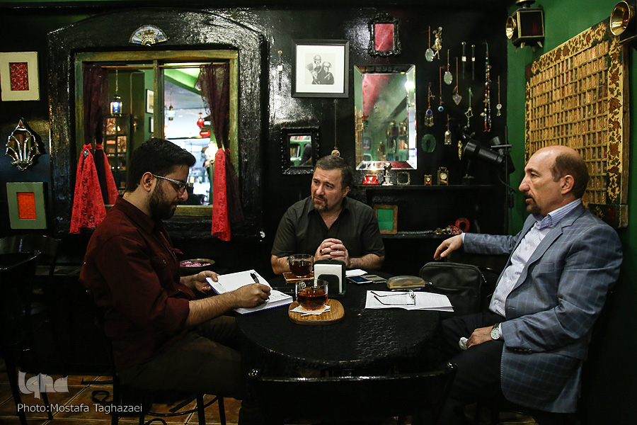 عنصر زنانگی در کافه&zwnj;ها و نسبت آن با منطق انقلاب اسلامی/ ریشه طبقاتی مخالفت با کافه&zwnj;نشینی