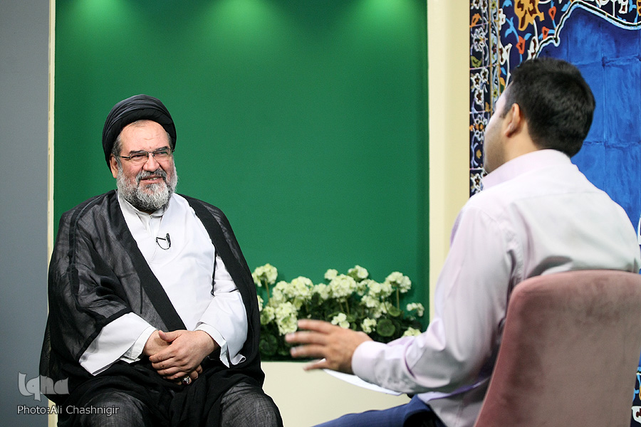 برخی مخالفان شورای فقهی از شریعت هم محتاط‌ترند/