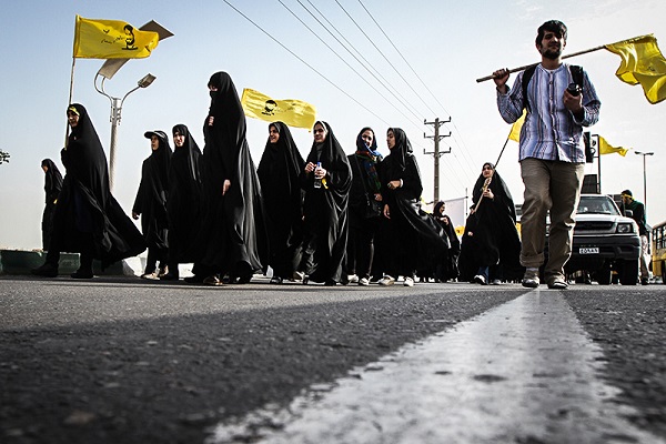 قافله عظیم جاماندگان اربعین در حال عزیمت به قبله تهران قافله عظیم جاماندگان اربعین در حال عزیمت به قبله تهران