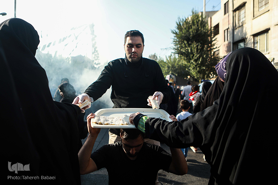 ماجرای این نیمروز/ قافله جاماندگان اربعین در قبله تهران