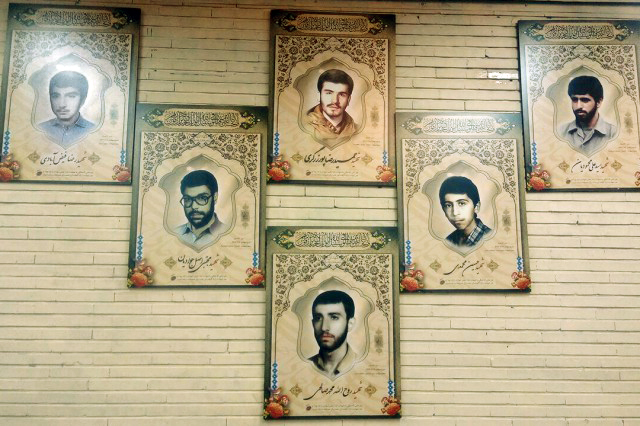 پنج‌شنبه تیتر////شهیدانی که زانوی تلمذ نزد استاد‌الاساتید و اکبرالقراء زدند/ از قاریان خوش صوت تا برگزاری کلاس برای بستگان