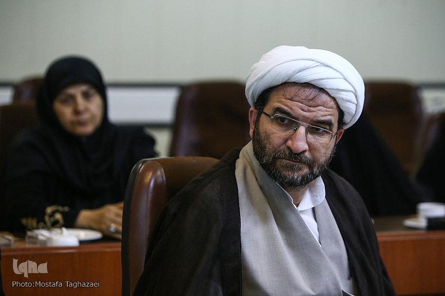 لزوم ایجاد رژیم&zwnj;های حقوقی برای حمایت از زوار اربعین / خدمات متقابل گردشگری زیارتی و اربعین