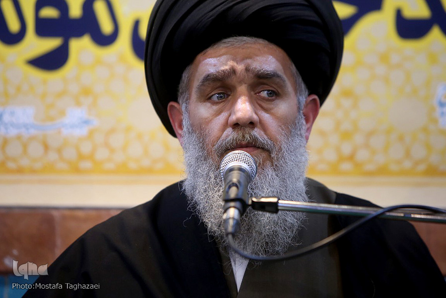 درمان ریشه&zwnj;&zwnj;ای مشکلات ذات اقدس اله است/در بلا شکر لازم است