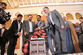 رونمایی از کتاب ۲ جلدی جشنواره ایل سنگسر