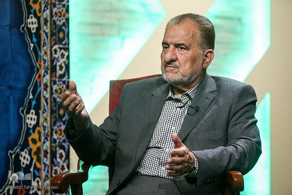 تلاوت دلنشین مرحوم محمدزاده در محضر آیت&zwnj;الله سبحانی/ یک دهه مدیریت جهادی در حسینیه&zwnj; خیاط&zwnj;ها