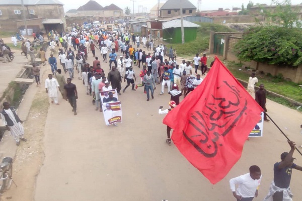 یک کشته و چند زخمی در جشن میلاد النبی نیجریه + عکس یک کشته و چند زخمی در جشن میلاد النبی نیجریه + عکس