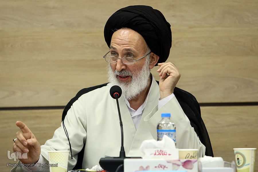 پایه تفسیر تنزیلی لرزان است/ توجه تفسیر پیشرفت‌شناخت به مخاطب قرآن