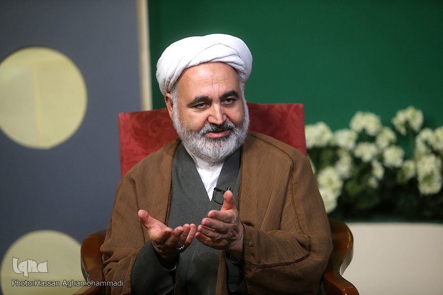 معلمان رتبه&zwnj;بندی می&zwnj;شوند/ آموزش و پرورش در جذب فرهنگیان افق روشنی دارد