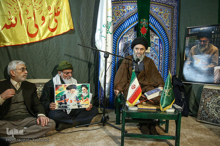 بیان فضائل زهرای مرضیه(س) در مراسم حسینیه قرآن و عترت بنیاد قرآن