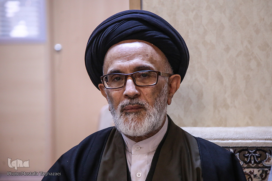 بیان فضائل زهرای مرضیه(س) در مراسم حسینیه قرآن و عترت بنیاد قرآن