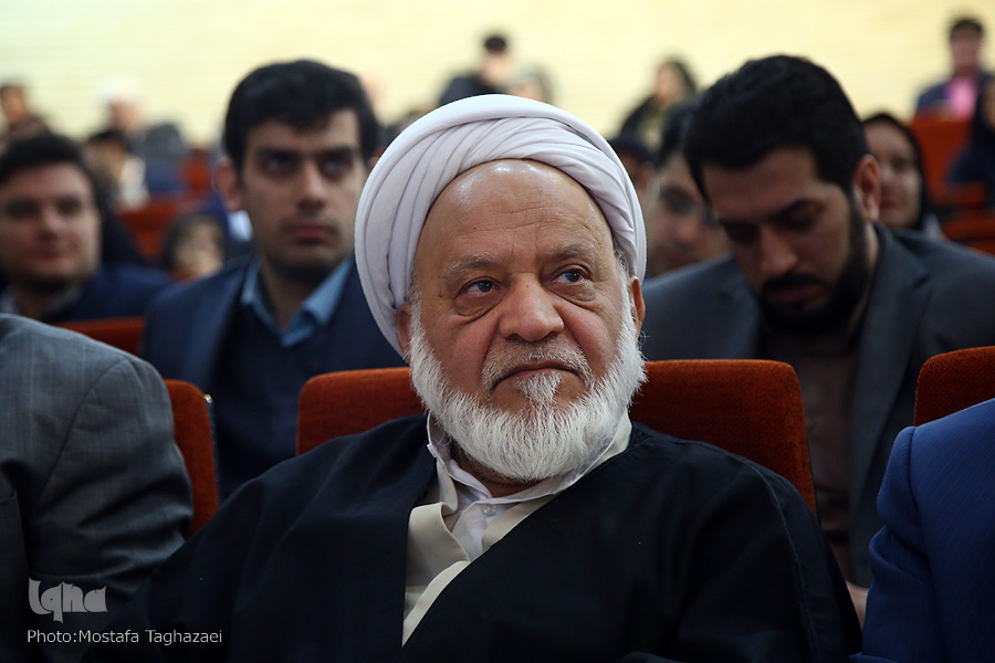 آیت‌الله مکارم شیرازی ادعای موسویان درباره «تأیید طرح بانکداری اسلامی» را تکذیب کرد