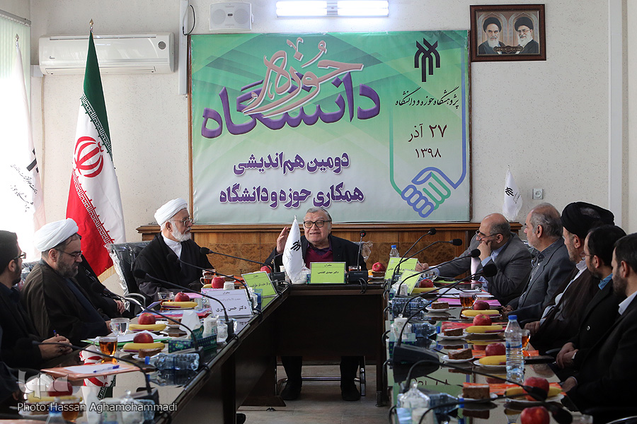 مشکلات حوزه و دانشگاه ناشی از غلبه ساختارگرایی بر عاملیت‌گرایی است