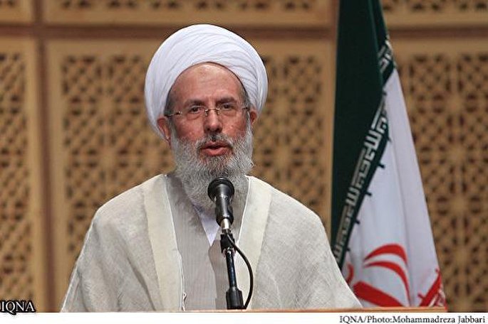 تحقیقات در محور دعوت جامعه به سمت دین باشد/ قطع بودجه مراکز بدون بازدهی