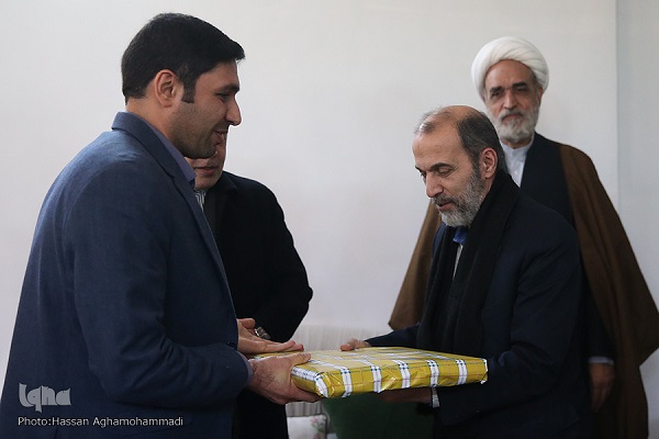 ارسالی/////تکریم از &laquo;ابوالفضل علامی&raquo; استادی که تقوای قرائت داشت/ معلمی که قرائت تحقیق را بر خود حرام کرد