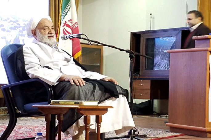 امامان جماعت منطقه باید در مدارس، نماز اقامه کنند