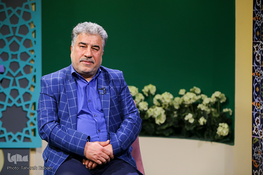 مساجد درب&zwnj;های خود را به روی جلسات قرآن نبندند / 40 سال با افتخار شاگردی&zwnj; کردم