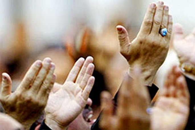 مسلمانان و منتظران شب و روز نیمه‌شعبان دعا کنند