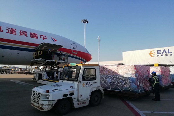 نتایج موفقیتآمیز واکسن کرونا و تجمع در فرودگاه دبی نتایج موفقیتآمیز واکسن کرونا و تجمع در فرودگاه دبی