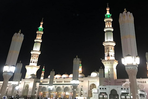 اقامه نماز تراویح بدون حضور نمازگزاران در مسجدالنبی