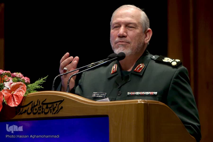 نگاهمان به شهید سلیمانی علمی باشد/ &laquo;از چیزی نمی&zwnj;ترسیدم&raquo; برای شناخت مردی بزرگ است