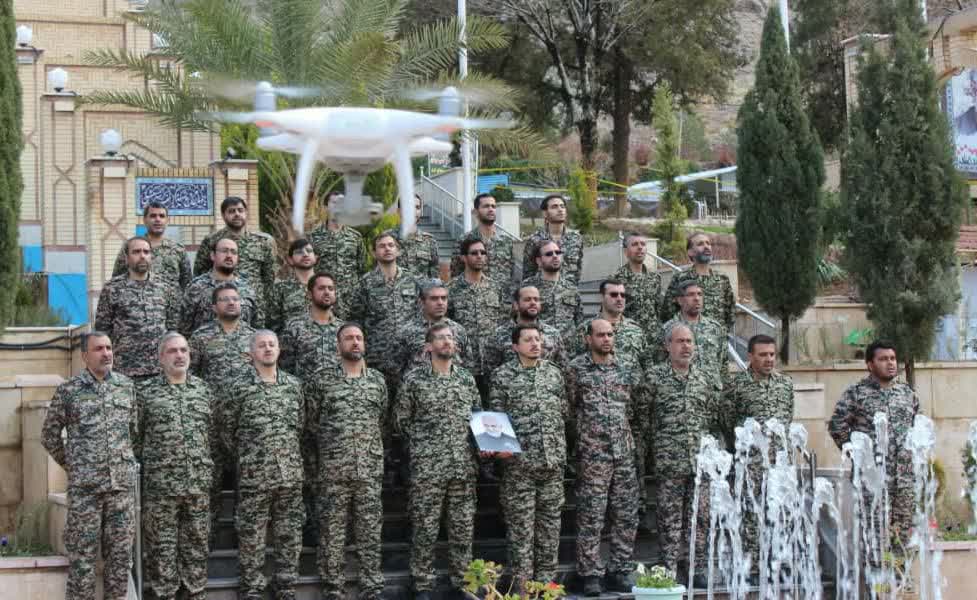 تهیه اثر بینالمللی گروه محمدرسولالله(ص) در وصف شهید سلیمانی + عکس تهیه اثر بینالمللی گروه محمدرسولالله(ص) در وصف شهید سلیمانی + عکس