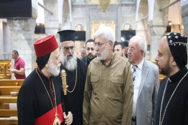 فیلم | ابومهدی المهندس در کلیسا و میان مسیحیان عراق